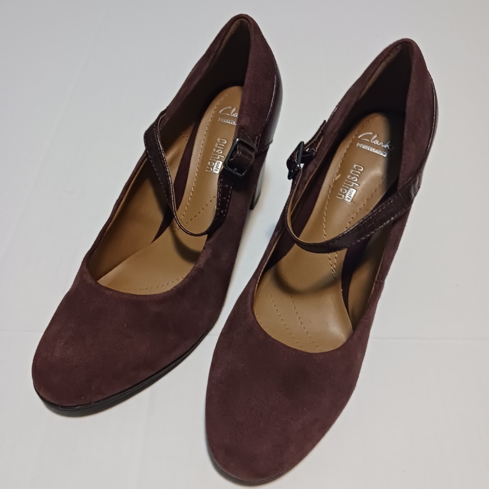 CLARK COLLECTION Shoes‎ Heel Sz8M Women's Suede, Burgundy Combi.